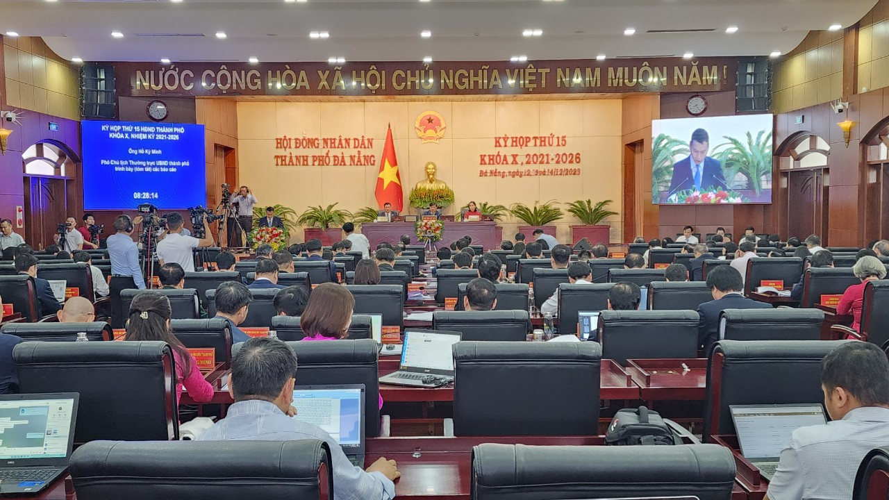 Quang cảnh kỳ họp. Quang cảnh kỳ họp.