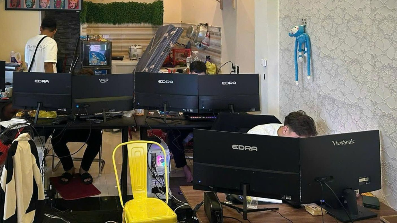 Hơn 21.000 tài khoản thẻ tín dụng ngân hàng của người nước ngoài bị chiếm đoạt tài sản.