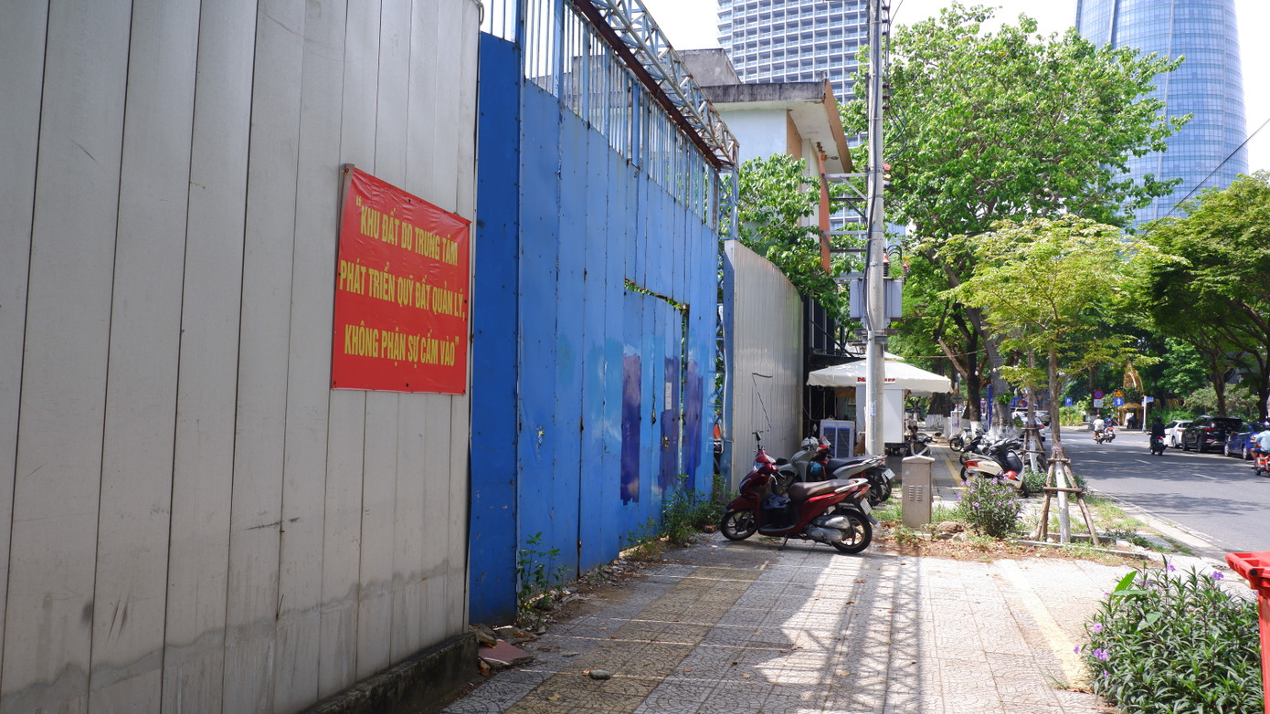 UBND TP Đà Nẵng đã phê duyệt giá đất cụ thể, làm cơ sở đấu giá và đưa ra giá khởi điểm hơn 173 triệu đồng/m2 (tương đương hơn 310 tỷ đồng cho tổng diện tích khu đất rộng 1.795 m2)