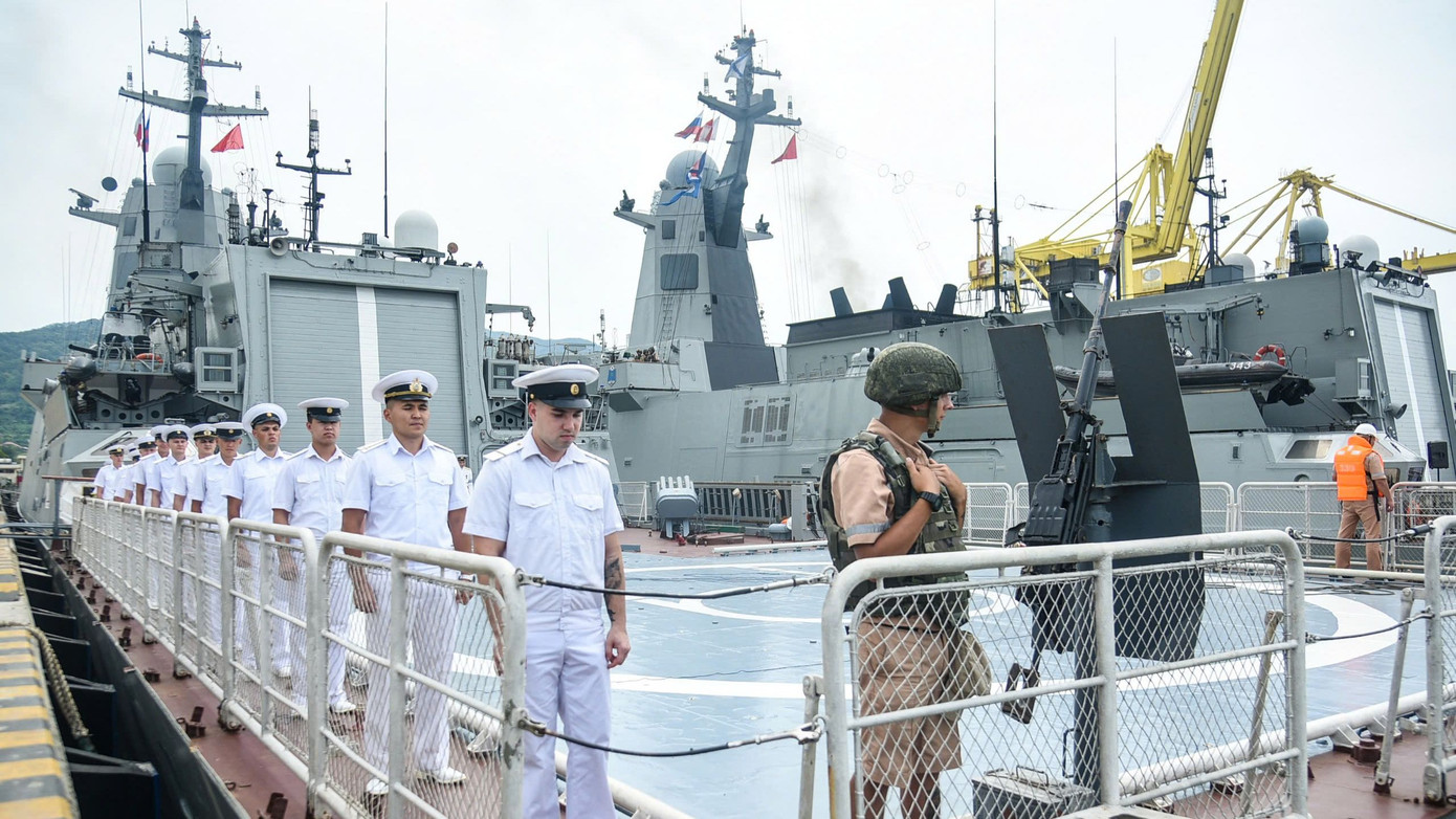 UBND TP Đà Nẵng khẳng định luôn sẵn sàng làm cầu nối, tạo điều kiện để lực lượng hải quân hai bên tiếp tục mở rộng hợp tác, huấn luyện, chia sẻ kinh nghiệm, nhằm góp phần đảm bảo an ninh, an toàn và tự do hàng hải trên biển.