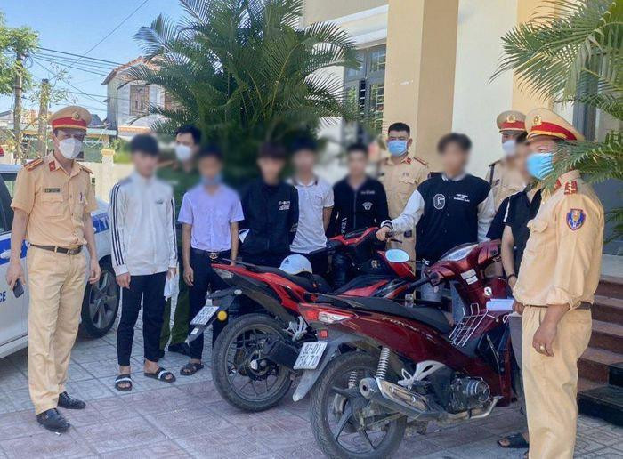 Một số thành viên trong nhóm thanh thiếu niên tham gia vụ việc.