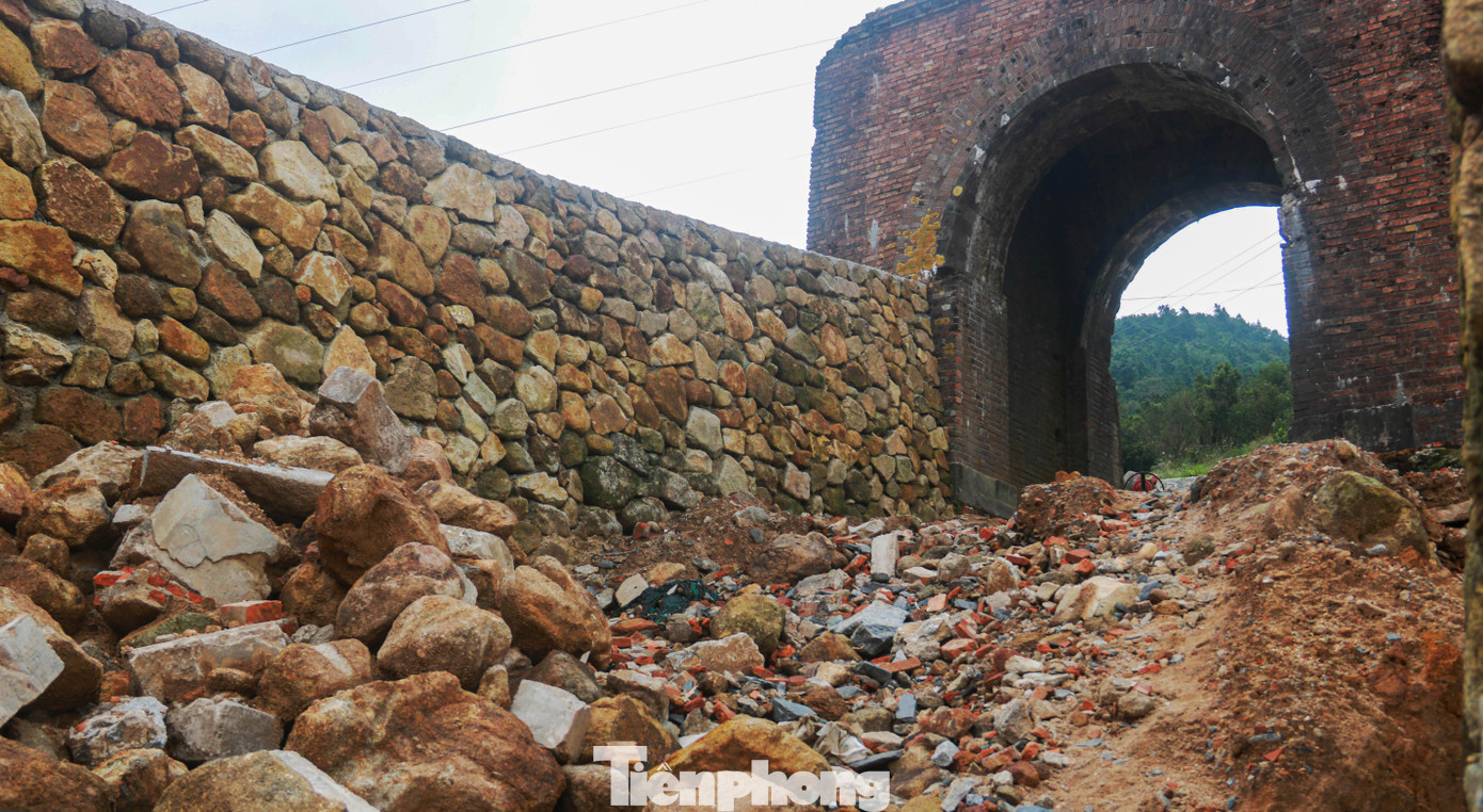 Theo đề án trùng tu, hệ thống cửa Hải Vân quan sẽ tu bổ theo các dấu tích nguyên gốc triều Nguyễn, thời vua Minh Mạng năm 1826; thay thế nền cổng lát đá Thanh, hệ thống cối, cổng đá Thanh, tường phía trên xây gạch vồ...