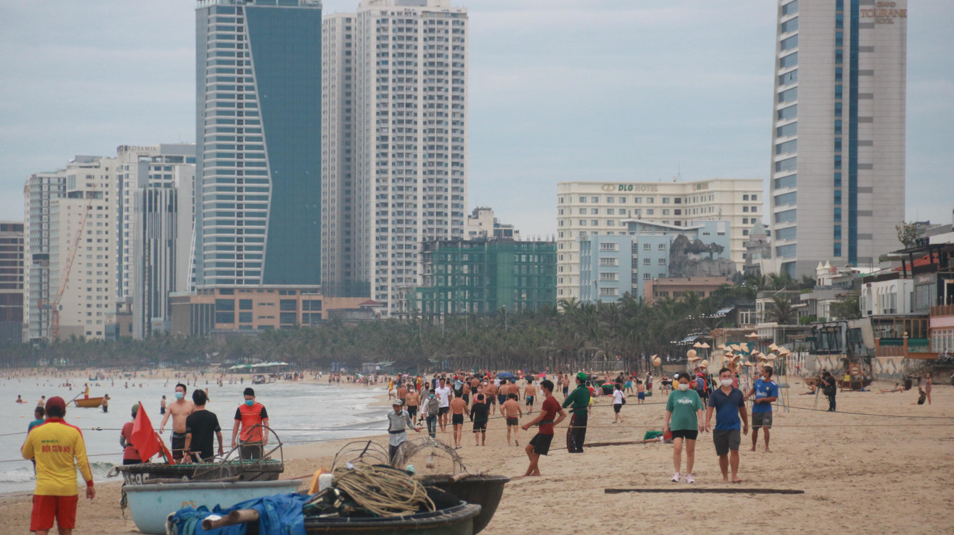 Bãi biển Đà Nẵng hiện nay. Bãi biển Đà Nẵng hiện nay.