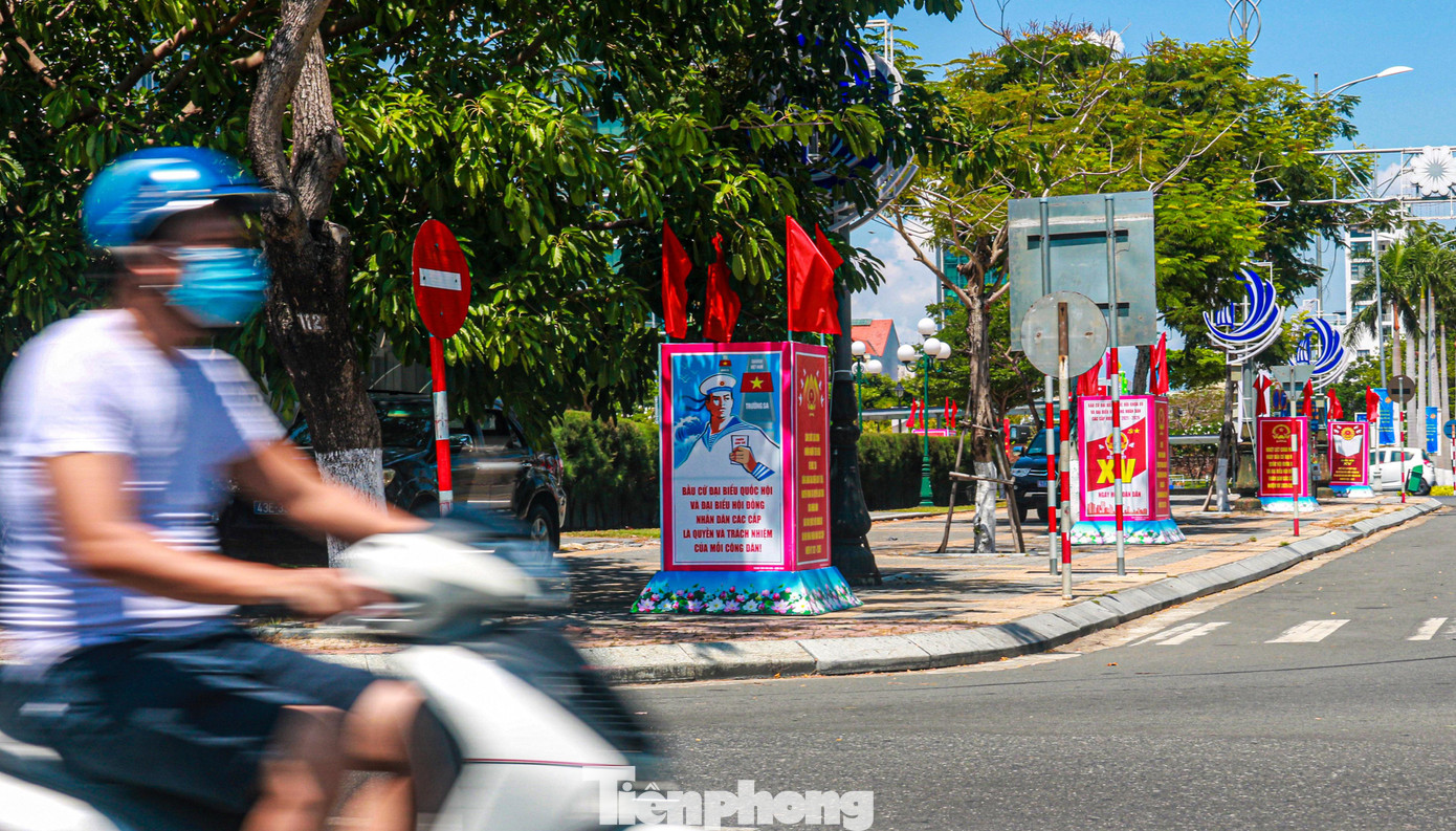 Theo kế hoạch tùy theo mức độ thành tích, UBND TP Đà Nẵng sẽ xem xét, đề nghị tặng bằng khen của Thủ tướng Chính phủ; đồng thời dự kiến tặng 50 bằng khen cho các tập thể, cá nhân xuất sắc trong phong trào thi đua thực hiện công tác bầu cử trên địa bàn.