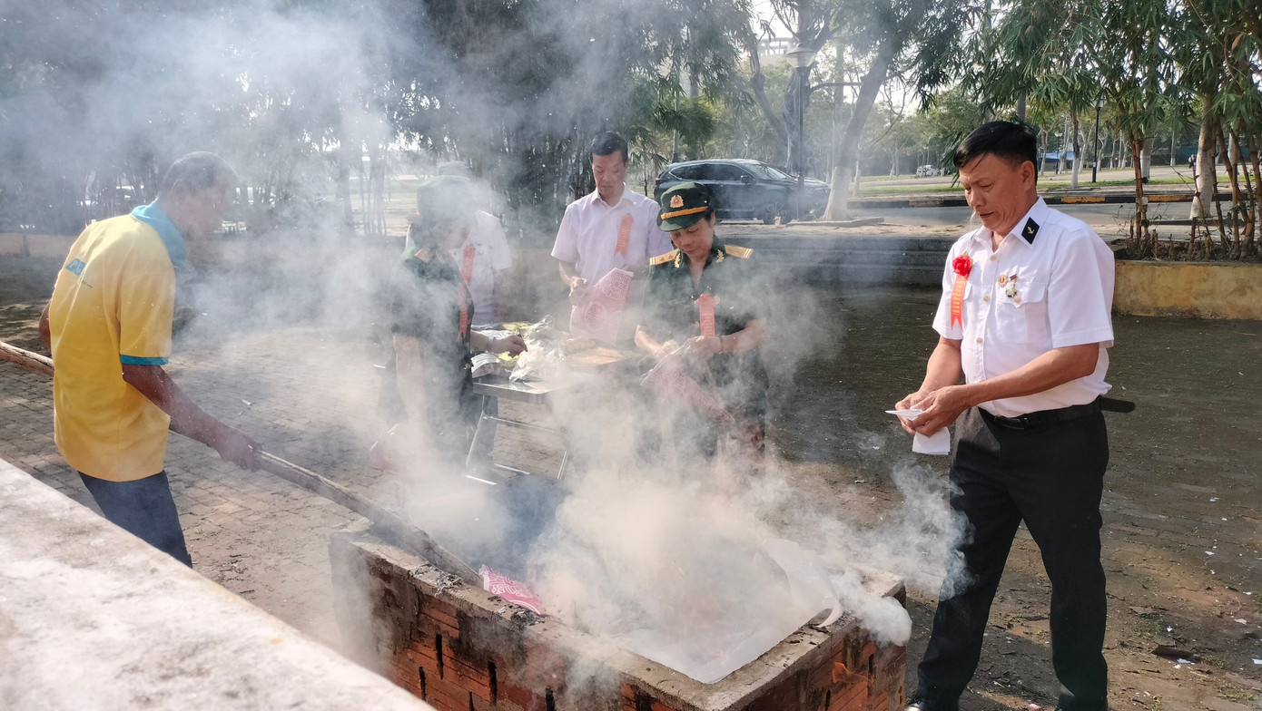 Đồng đội cùng hóa vàng, tưởng nhớ 64 liệt sĩ Gạc Ma.