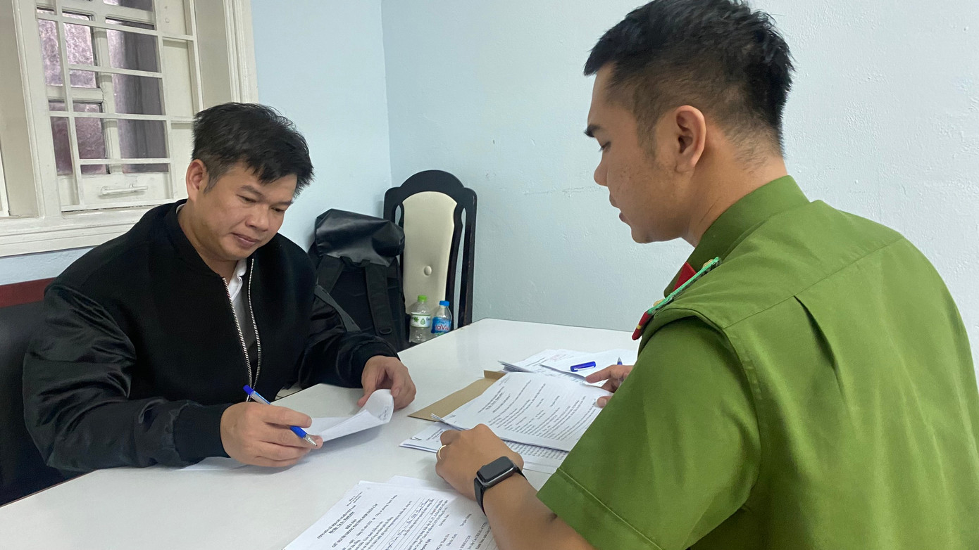 Đối tượng Đào Nguyên Nghị tại cơ quan công an. Đối tượng Đào Nguyên Nghị tại cơ quan công an.