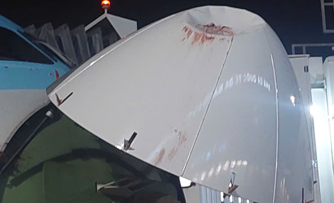 Máy bay gặp sự cố đang được tiếp tục bào trì, sửa chữa tại sân bay Đà Nẵng.