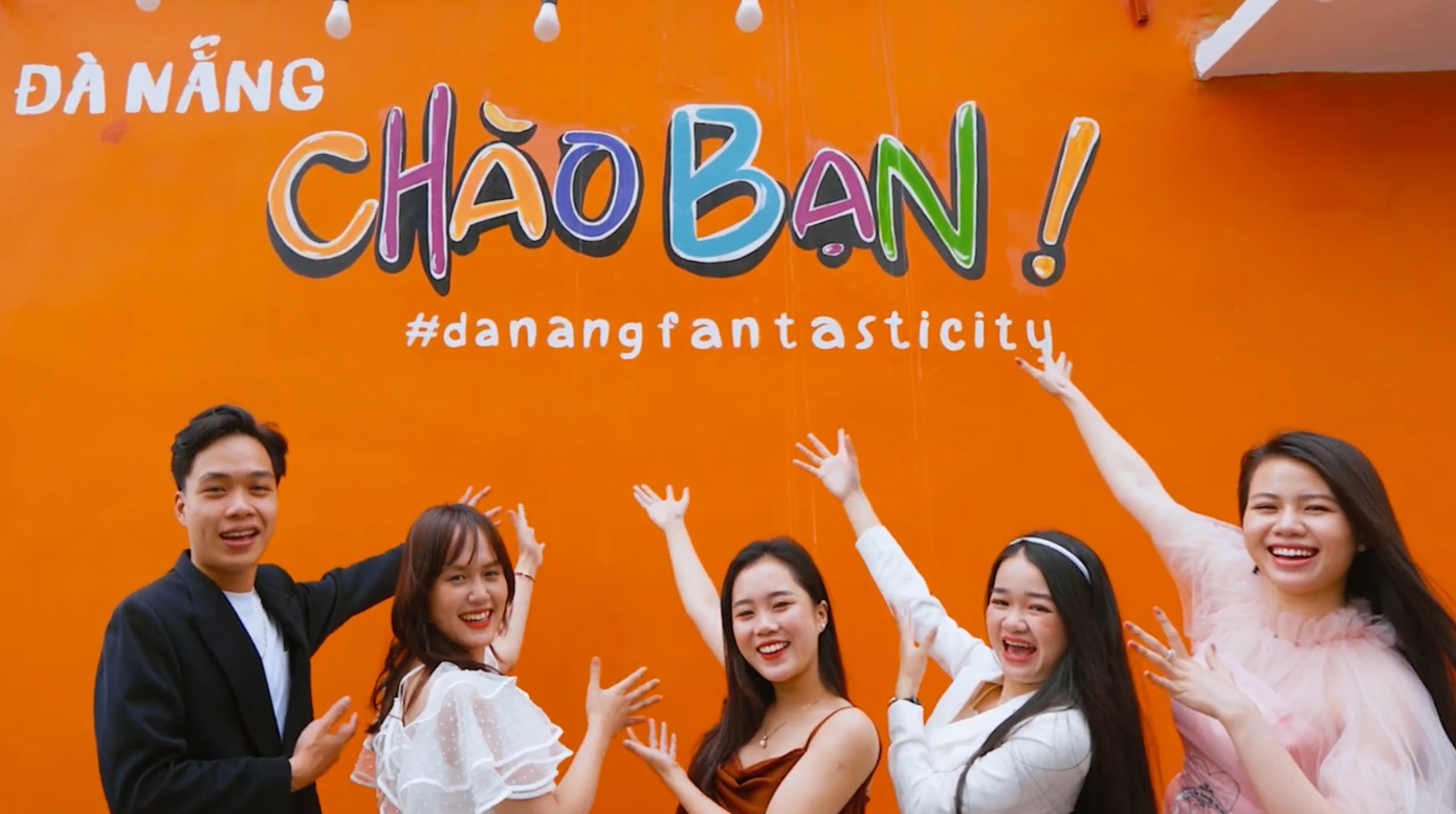 Các gương mặt nghệ sĩ trẻ tham gia MV. Các gương mặt nghệ sĩ trẻ tham gia MV.