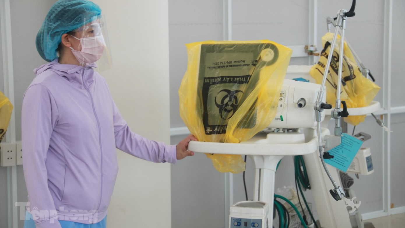 Bệnh viện dã chiến sẽ phục vụ cho việc thu dung, chữa trị cho bệnh nhân COVID-19 không triệu chứng, mức độ nhẹ hoặc vừa. Bệnh viện dã chiến sẽ phục vụ cho việc thu dung, chữa trị cho bệnh nhân COVID-19 không triệu chứng, mức độ nhẹ hoặc vừa.