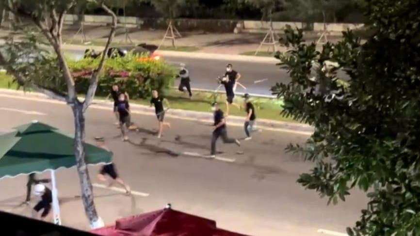 Hình ảnh vụ hỗn chiến được ghi lại. Hình ảnh vụ hỗn chiến được ghi lại.