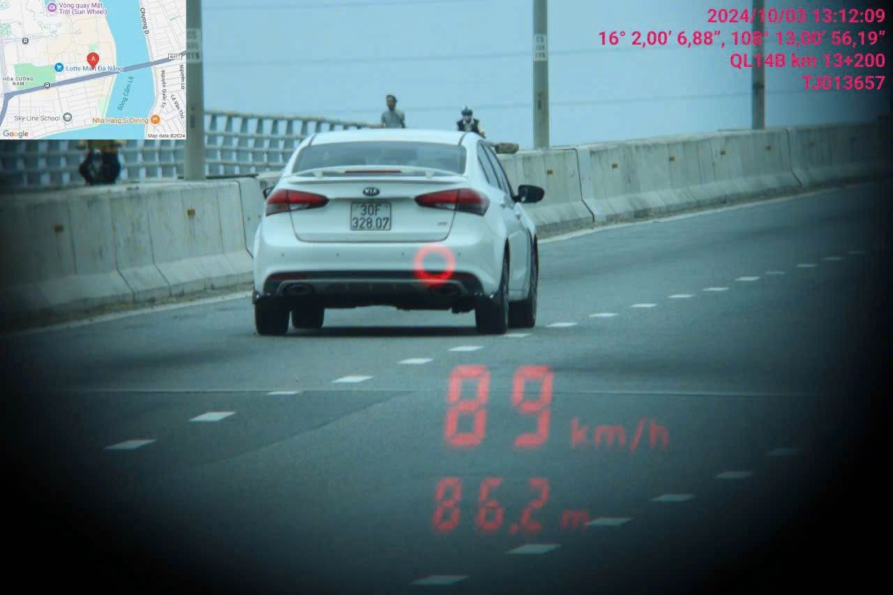 Xe ô tô bị mất trộm ở Hà Nội mang biển số giả chạy ở Đà Nẵng. Xe ô tô bị mất trộm ở Hà Nội mang biển số giả chạy ở Đà Nẵng.