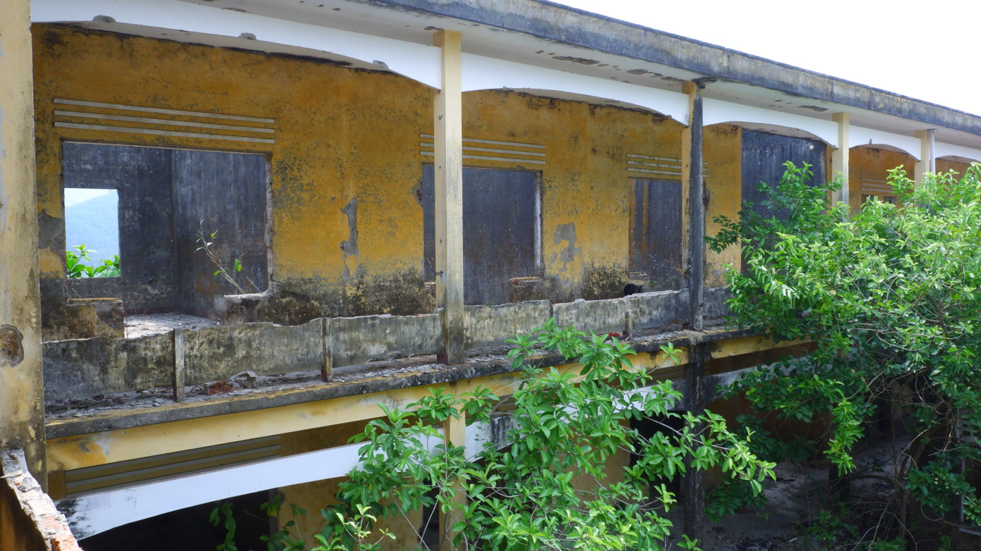 Khu đất rộng bị bỏ hoang lâu năm gây lãng phí nguồn lực đất đai tại huyện Hòa Vang. Tại các buổi tiếp xúc cử tri người dân xã Hòa Bắc đã nhiều lần nêu ý kiến đề nghị xem xét đưa vào sử dụng đất của trung tâm này nhằm tránh lãng phí.