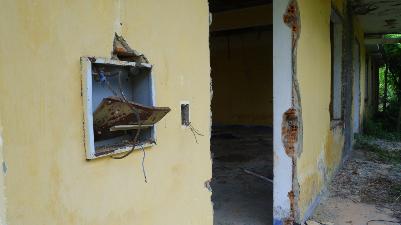 Khu đất rộng bị bỏ hoang lâu năm gây lãng phí nguồn lực đất đai tại huyện Hòa Vang. Tại các buổi tiếp xúc cử tri người dân xã Hòa Bắc đã nhiều lần nêu ý kiến đề nghị xem xét đưa vào sử dụng đất của trung tâm này nhằm tránh lãng phí.