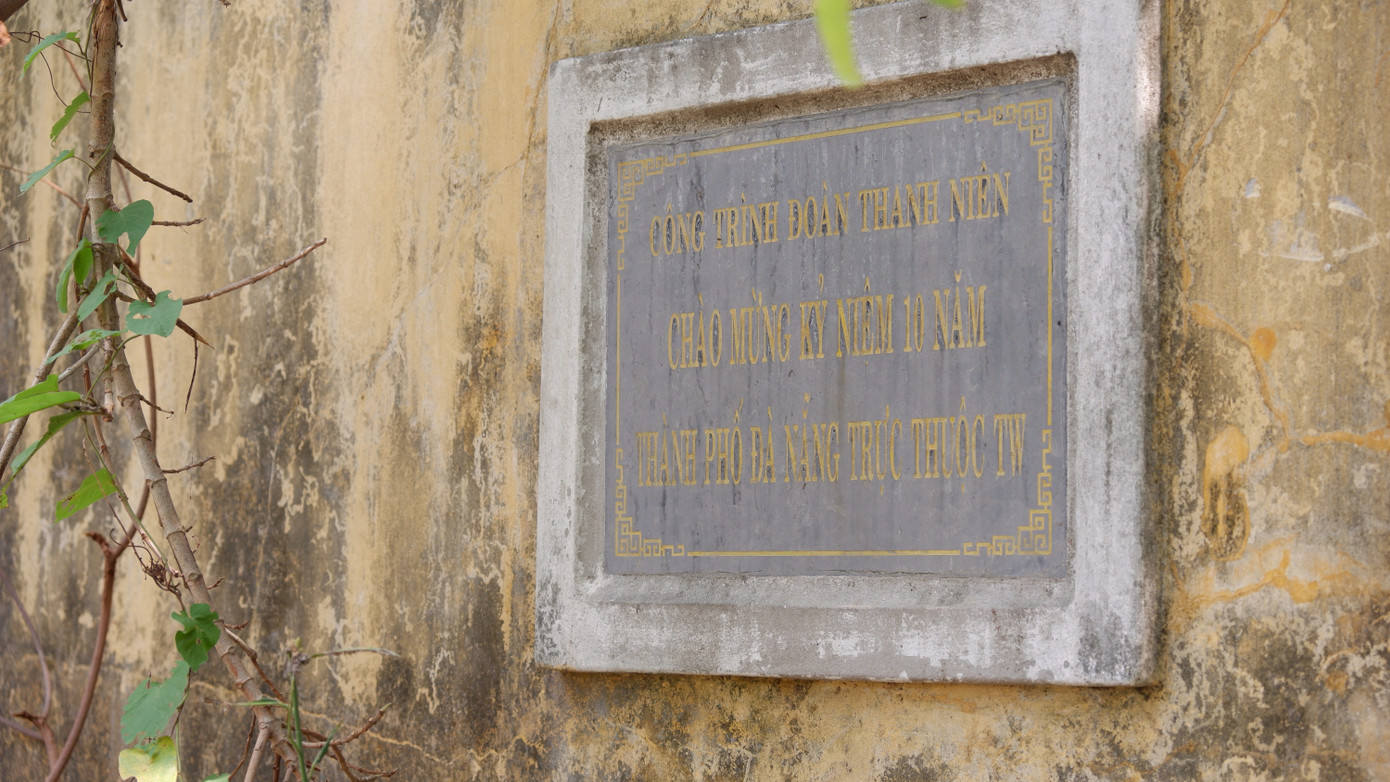 Trung tâm được gắn biển là công trình thanh niên chào mừng kỷ niệm 10 năm TP. Đà Nẵng trực thuộc Trung ương.
