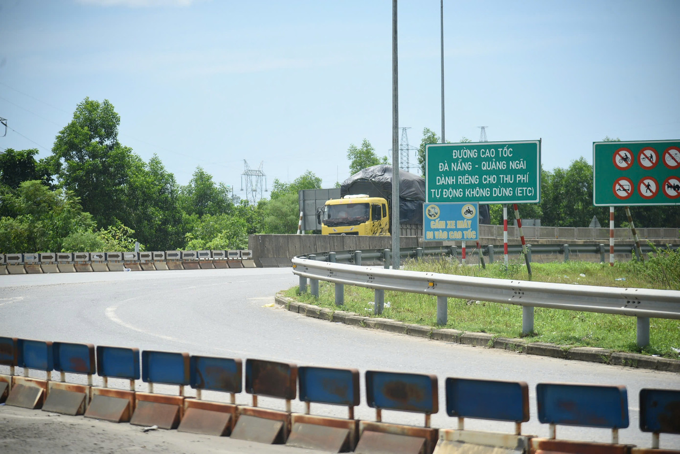 Theo quyết định được phê duyệt, nút giao thông này sẽ xây dựng cầu trên đường quốc lộ 14B vượt đường cao tốc, đoạn tuyến đầu cầu đầu tư phù hợp với quy mô của đường quốc lộ 14B đang triển khai. Tận dụng và mở rộng cầu hiện trạng đường cao tốc Hòa Liên - Túy Loan tại Km78+144,31.