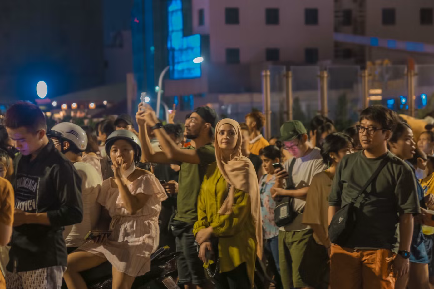 Kỳ nghỉ lễ Quốc Khánh 2/9 năm nay kéo dài 4 ngày từ ngày 1/9 đến hết ngày 4/9, nên lượng khách du lịch đến với Đà Nẵng tăng gần 80% so với cùng kỳ năm 2022. Trong đó, tần suất các chuyến bay dịp lễ 2/9 năm nay tăng mạnh. Có gần 750 chuyến bay (từ ngày 31/8 đến ngày 4/9), riêng ngày 1/9 có hơn 260 chuyến bay đến và đi.