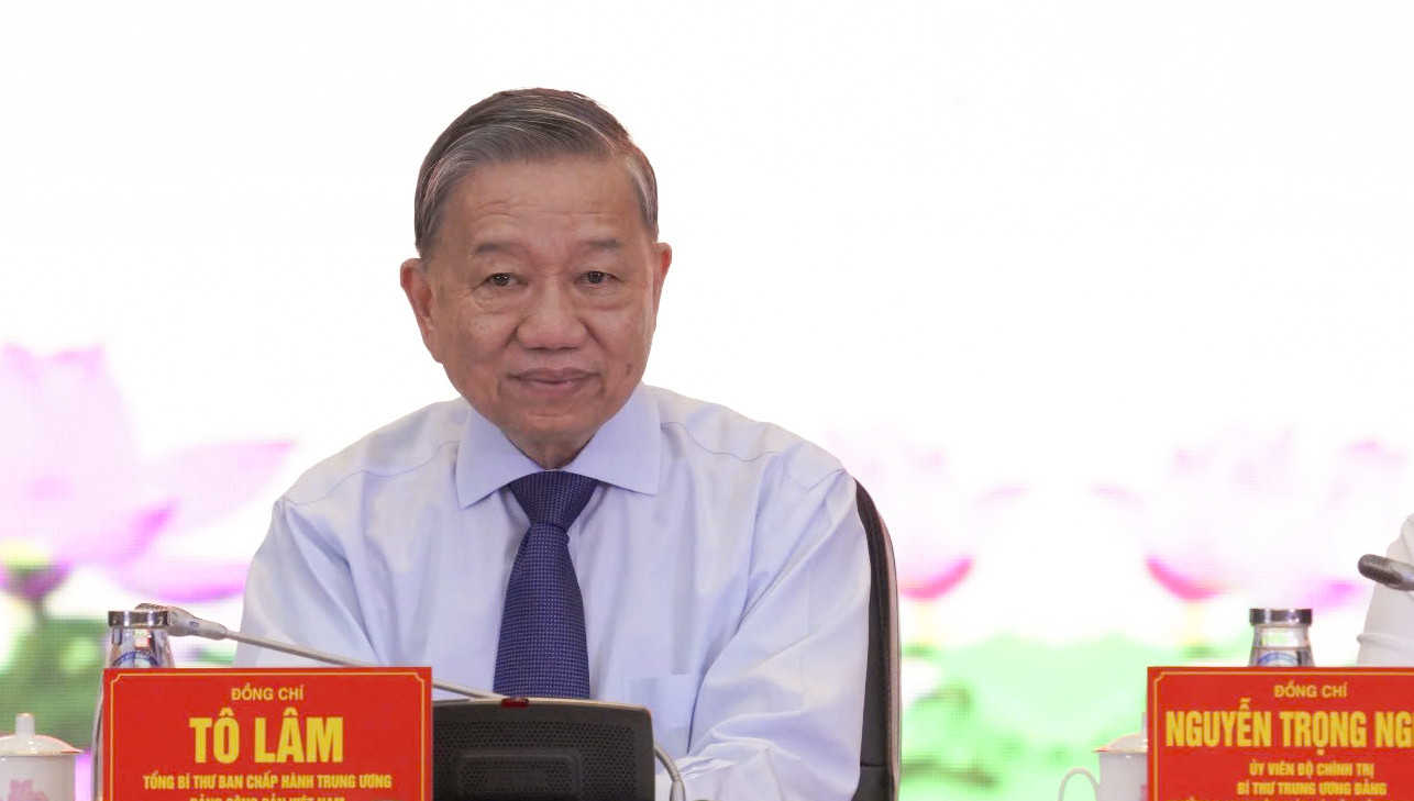 Tổng Bí thư Tô Lâm lắng nghe ý kiến, chia sẻ của các đại biểu tại chương trình. Ảnh: Nguyễn Thành Tổng Bí thư Tô Lâm lắng nghe ý kiến, chia sẻ của các đại biểu tại chương trình. Ảnh: Nguyễn Thành