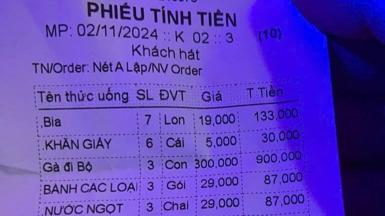 Hóa đơn có món lạ "gà đi bộ". Hóa đơn có món lạ "gà đi bộ".