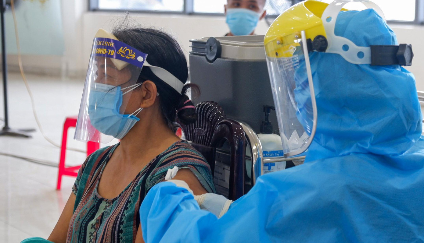 Trong đợt tiêm chủng đang diễn ra, 92.000 người dân trên địa bàn TP được tiêm vắc-xin AstraZeneca trong giai đoạn từ ngày 6 đến 11/9.