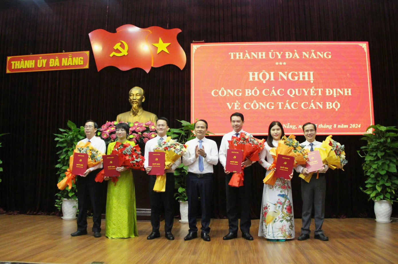 Quang cảnh Hội nghị công bố các quyết định về công tác cán bộ của Thành ủy Đà Nẵng.