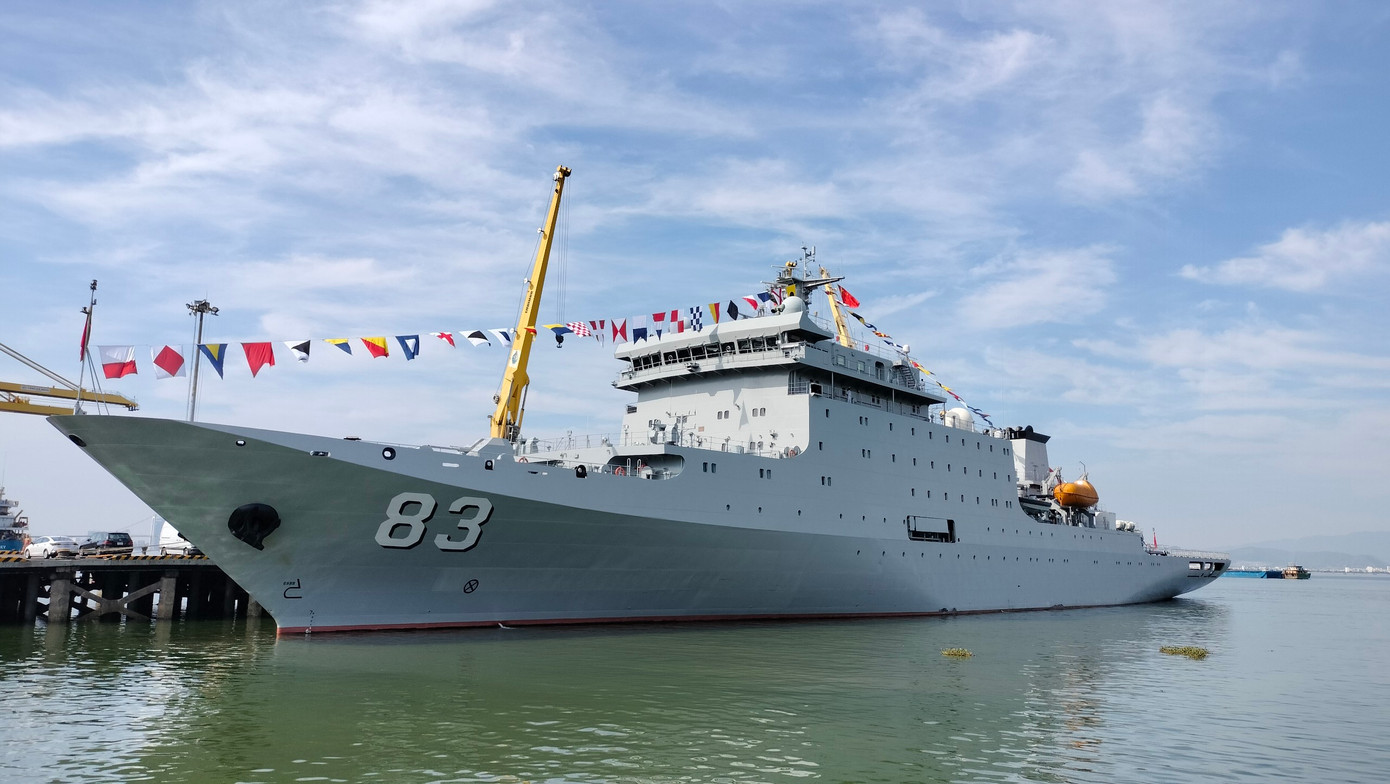 Tàu huấn luyện Thích Kế Quang neo đậu tại cảng Tiên Sa vào sáng ngày 23/5. Ảnh: Nguyễn Thành