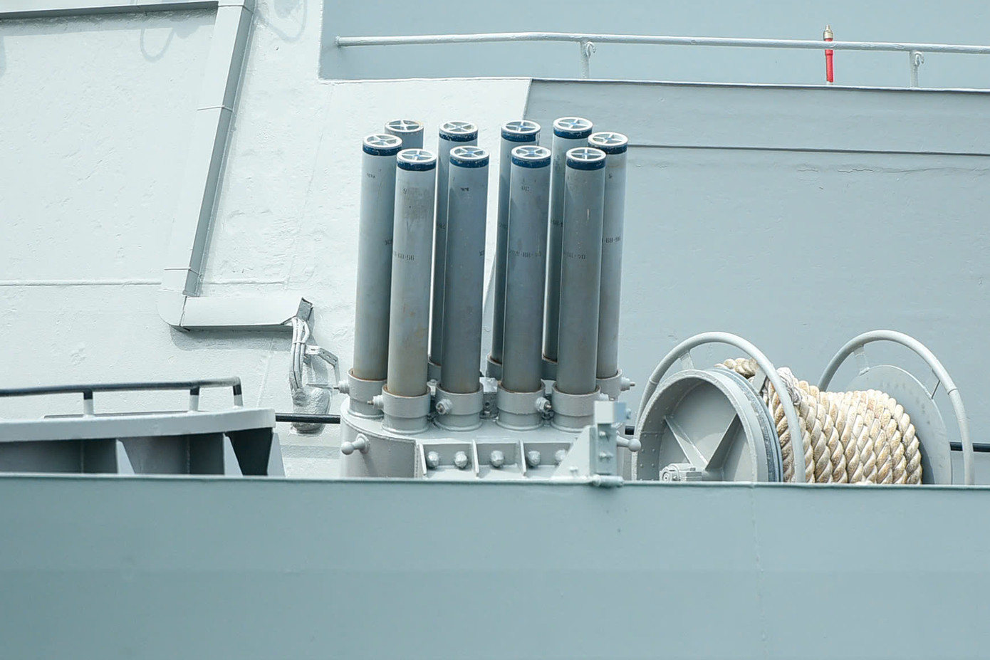 Các loại khí tài quân sự trên các tàu của Hải quân Nga.