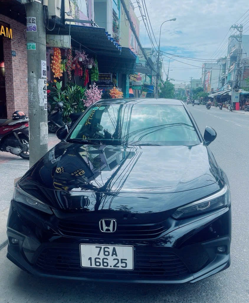 Chiếc xe ô tô Công an TP Đà Nẵng đang truy tìm. Chiếc xe ô tô Công an TP Đà Nẵng đang truy tìm.