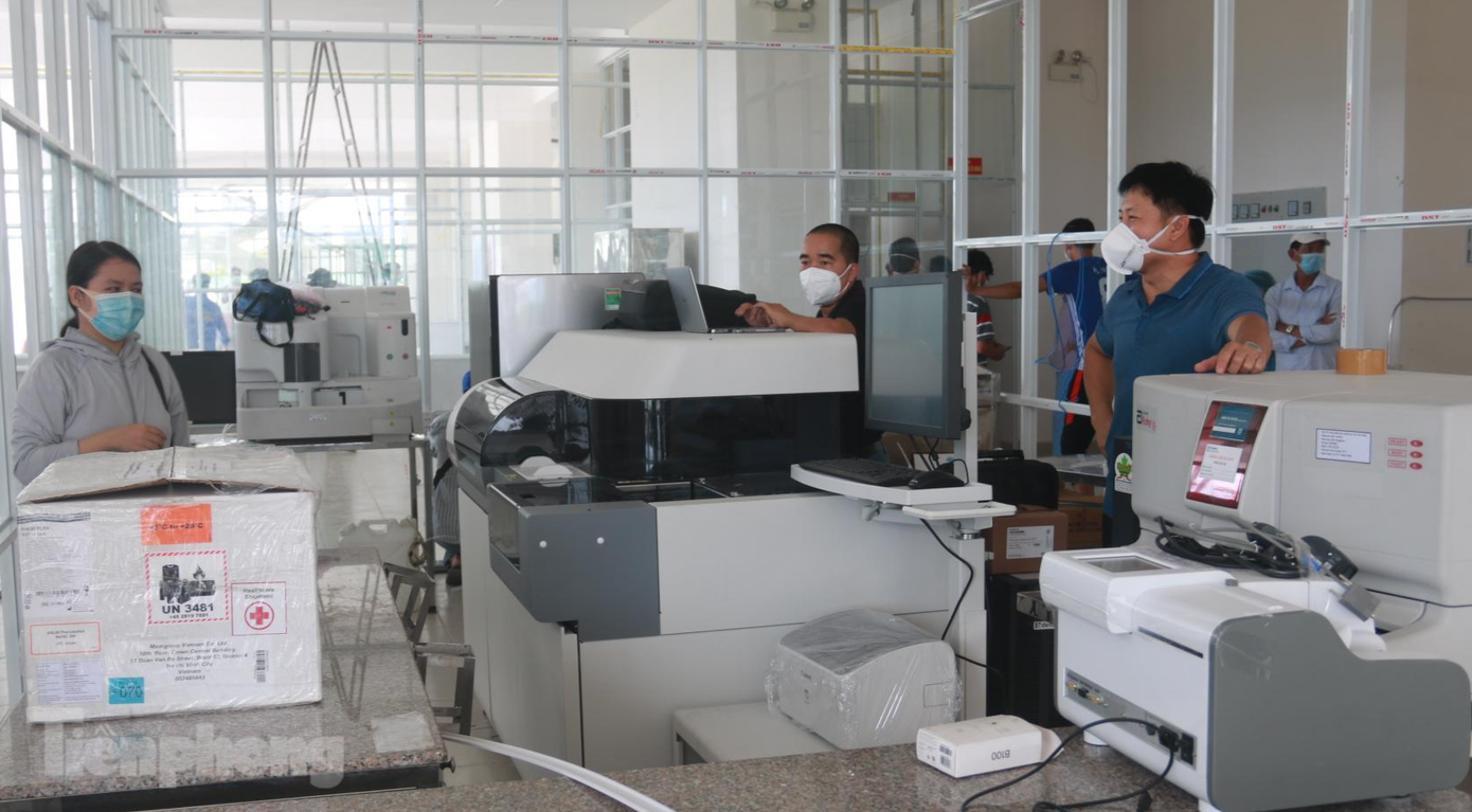 Các trang thiết bị hiện đại đã được đưa tới đế lắp đặt tại tầng 1 của dãy nhà. Các trang thiết bị hiện đại đã được đưa tới đế lắp đặt tại tầng 1 của dãy nhà.