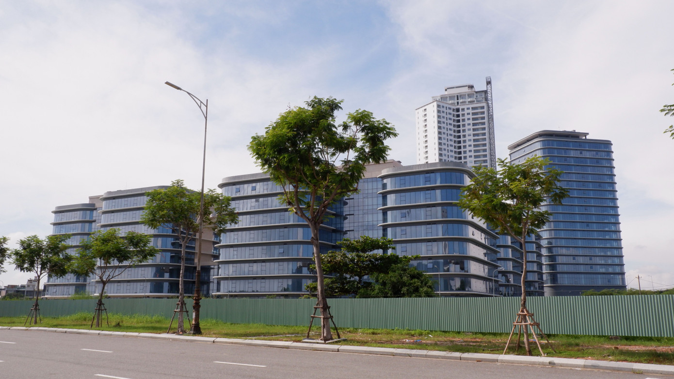 Dự án Khu công viên phần mềm số 2 xây dựng xong vướng pháp lý nên bỏ không gần 2 năm nay.