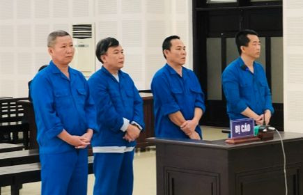 Các bị cáo tại phiên toà. Ảnh: CTV Các bị cáo tại phiên toà. Ảnh: CTV