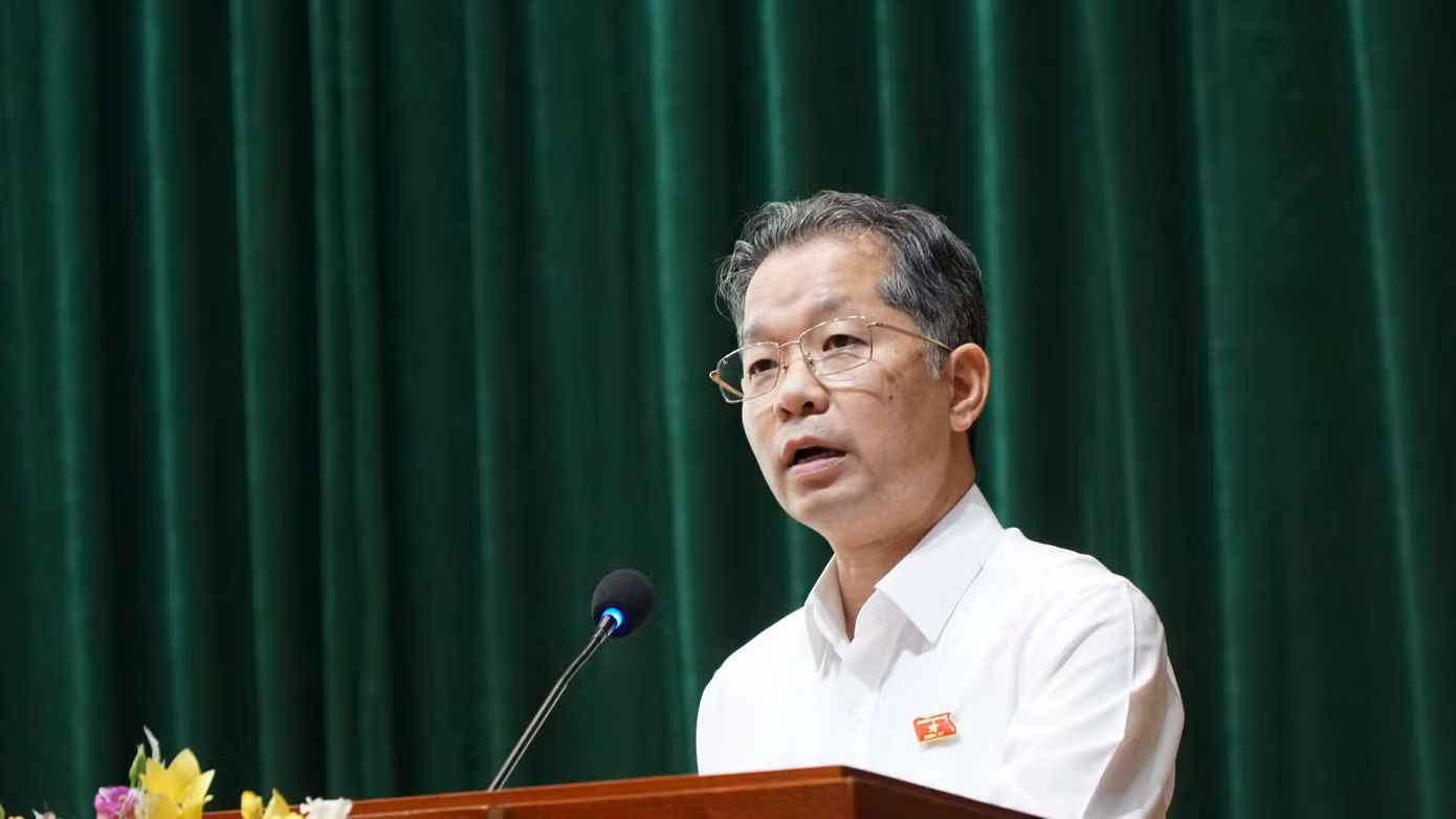 Bí thư Thành uỷ Đà Nẵng Nguyễn Văn Quảng phát biểu tại buổi tiếp xúc cử tri. Ảnh: Nguyễn Thành.