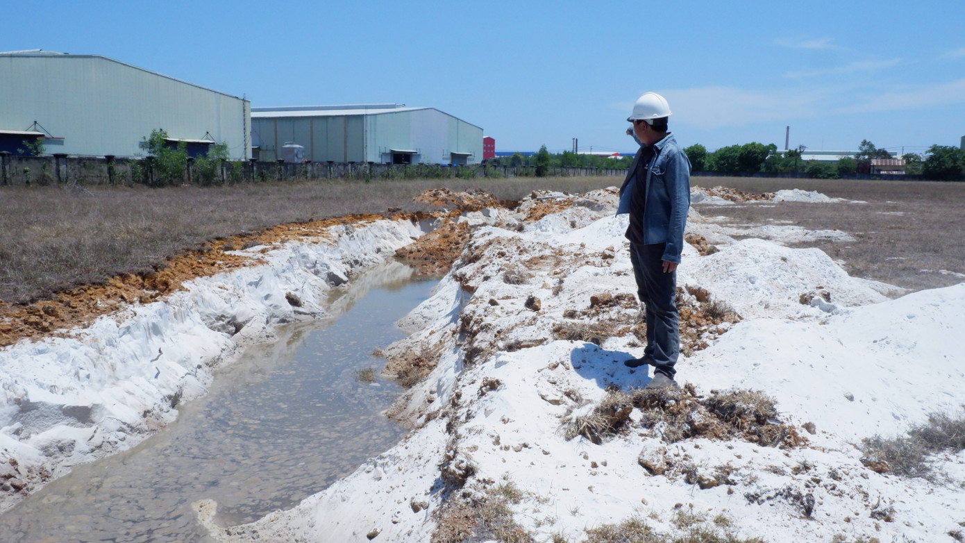 Hiện trường vụ trộm cát trong Khu công nghiệp, hậu cần cảng Tam Hiệp. Ảnh: Nguyễn Thành. Hiện trường vụ trộm cát trong Khu công nghiệp, hậu cần cảng Tam Hiệp. Ảnh: Nguyễn Thành.