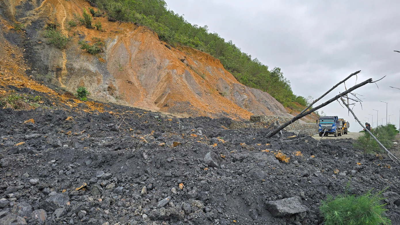 Phương án khắc phục lâu dài tại tuyến đường này đã được báo cáo UBND TP. Đà Nẵng xem xét, chỉ đạo thực hiện.