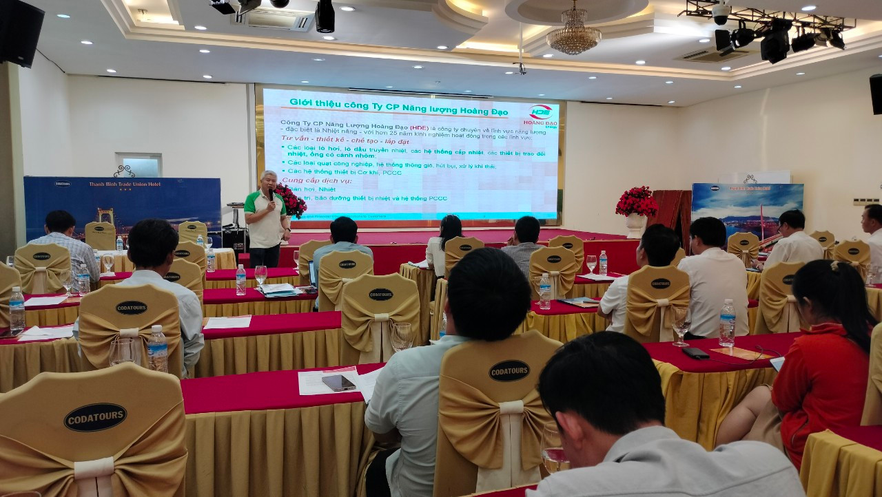 Doanh nghiệp giới thiệu công nghệ tiết kiệm năng lượng tại hội thảo. Doanh nghiệp giới thiệu công nghệ tiết kiệm năng lượng tại hội thảo.