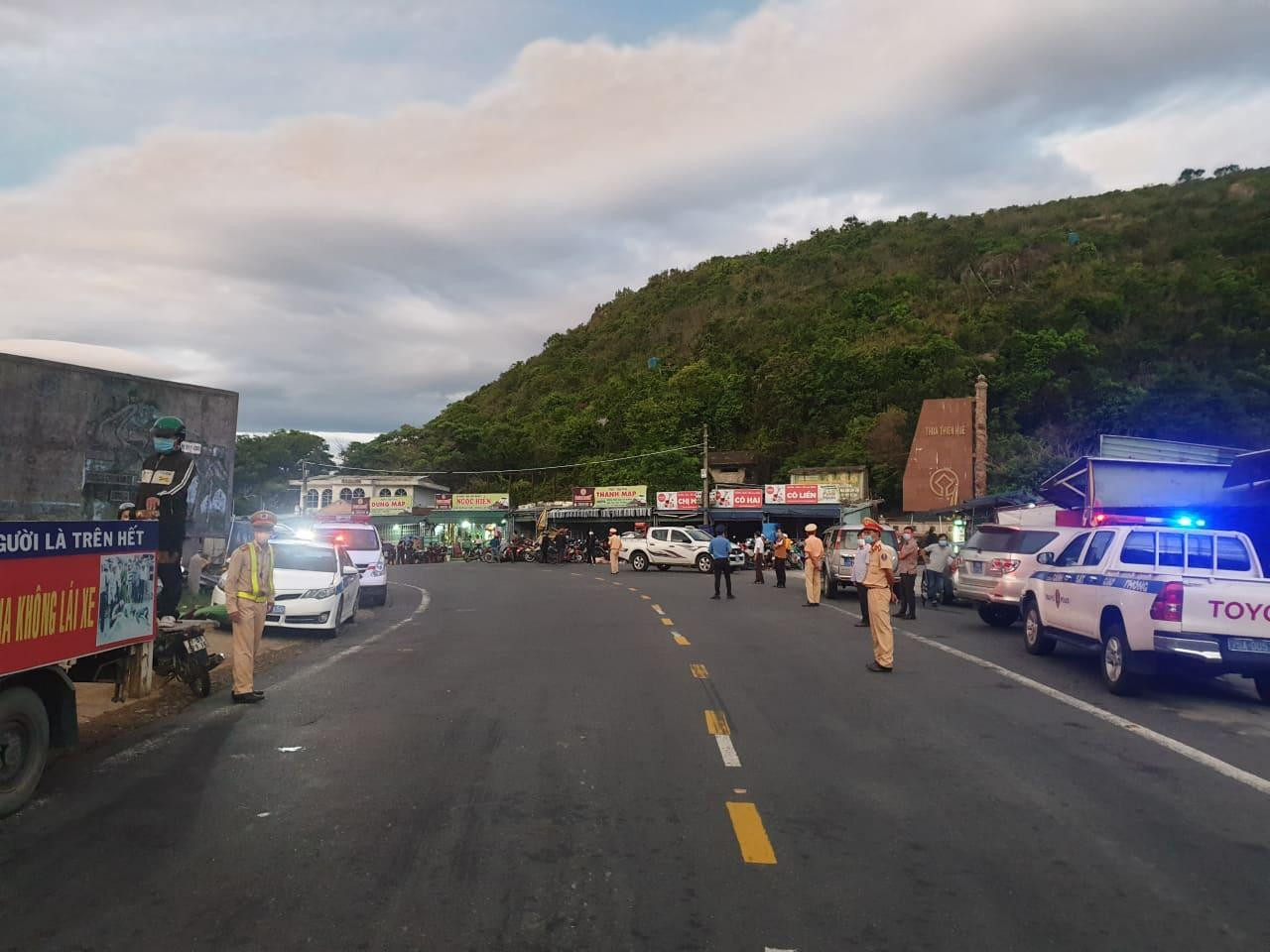 Trung tá Phạm Hồng Hải, Trạm trưởng CSGT Cửa ô Hòa Nhơn (TP Đà Nẵng) cho biết: Hầu hết người trong đoàn từ phía Nam trở về quê là người miền Trung, các tỉnh Bắc miền Trung như Huế, Quảng Trị, Quảng Bình, Nghệ An, Hà Tĩnh, Thanh Hóa. Cũng có một số trường hợp là người các tỉnh phía Bắc.