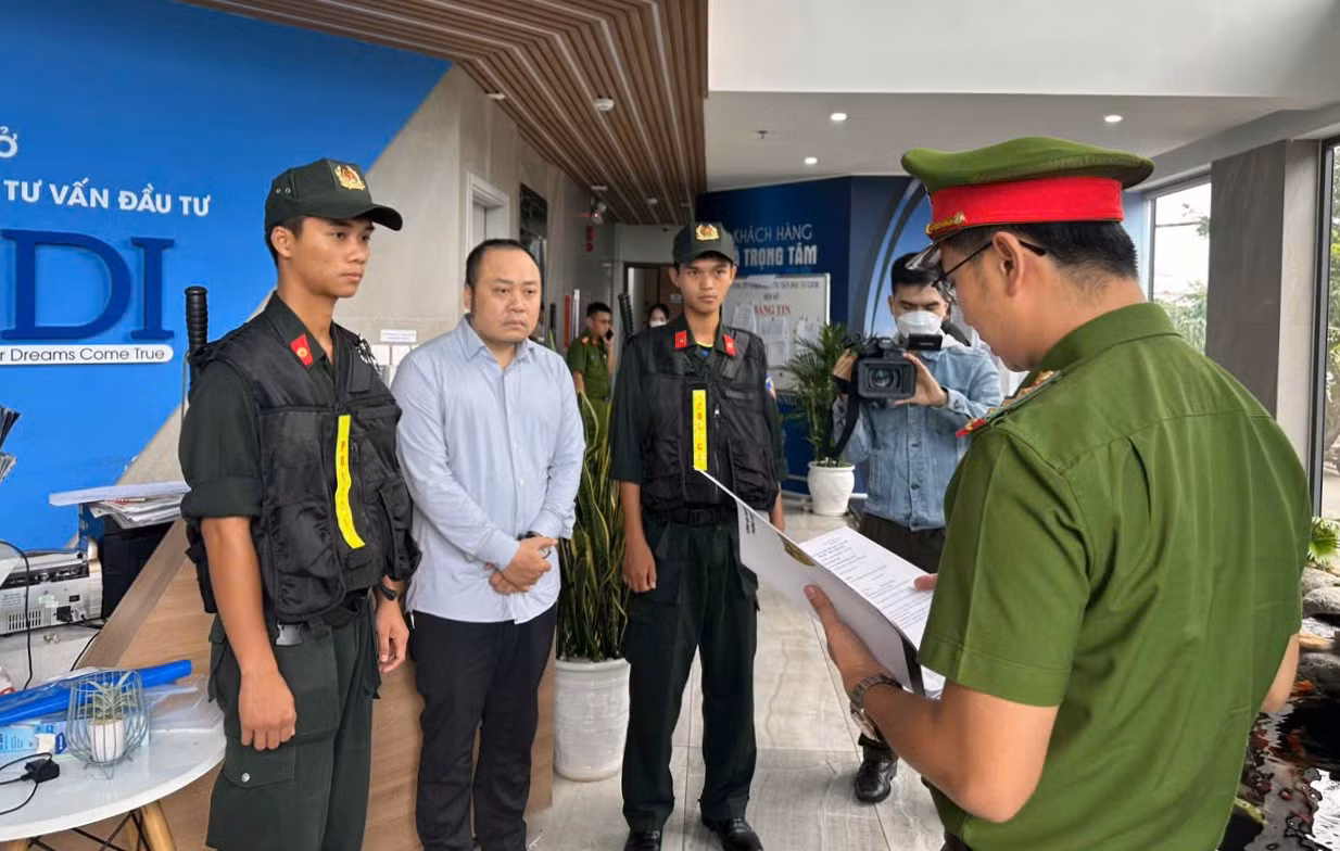 Cơ quan CSĐT, Công an TP. Đà Nẵng tiến hành khám xét tại trụ sở chính Công ty GFDI.