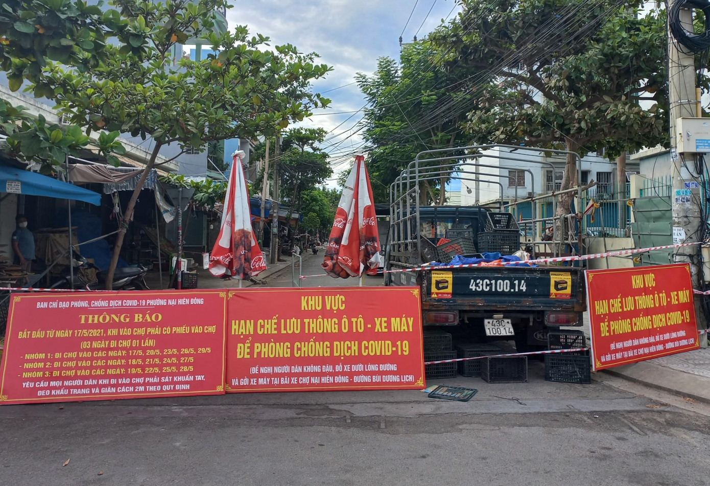 Chợ Nại Hiên Đông, quận Sơn Trà dừng hoạt động, phong toả để dập dịch. Ảnh: Nguyễn Thành Chợ Nại Hiên Đông, quận Sơn Trà dừng hoạt động, phong toả để dập dịch. Ảnh: Nguyễn Thành