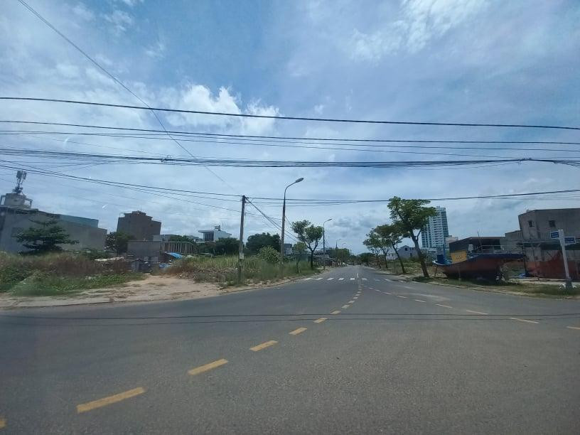 Chính quyền địa phương yêu cầu thực hiện nghiêm công tác chốt chặn, đặc biệt là tại các chốt giáp ranh với các phường Mân Thái, Thọ Quang, An Hải Bắc.