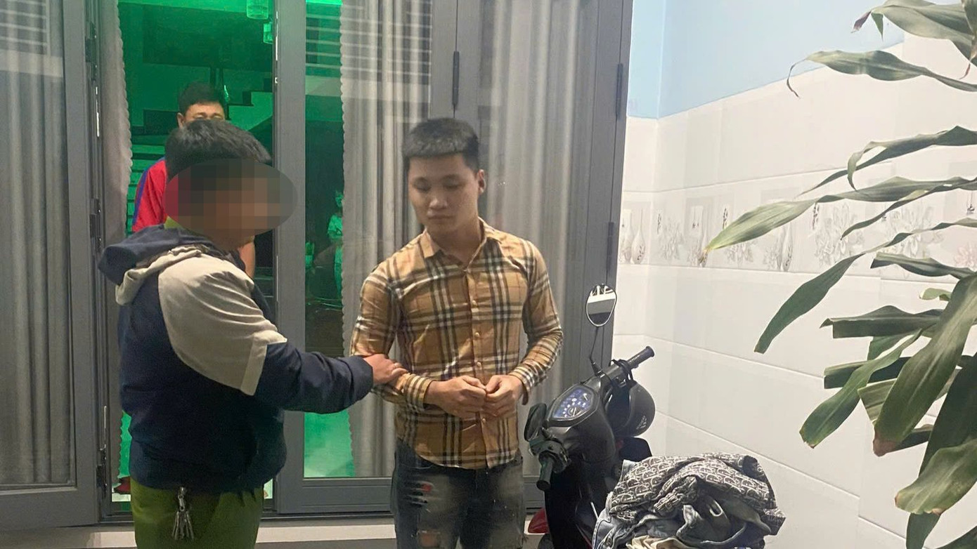 Đối tượng Nguyễn Văn Đức bị công an bắt giữ. Đối tượng Nguyễn Văn Đức bị công an bắt giữ.