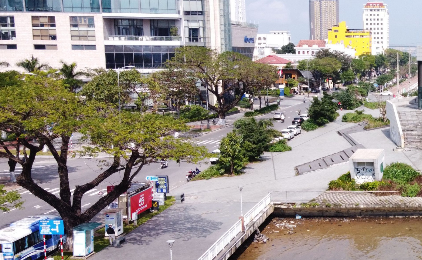 Một đoạn đường Bạch Đằng ven sông Hàn ở Đà Nẵng.