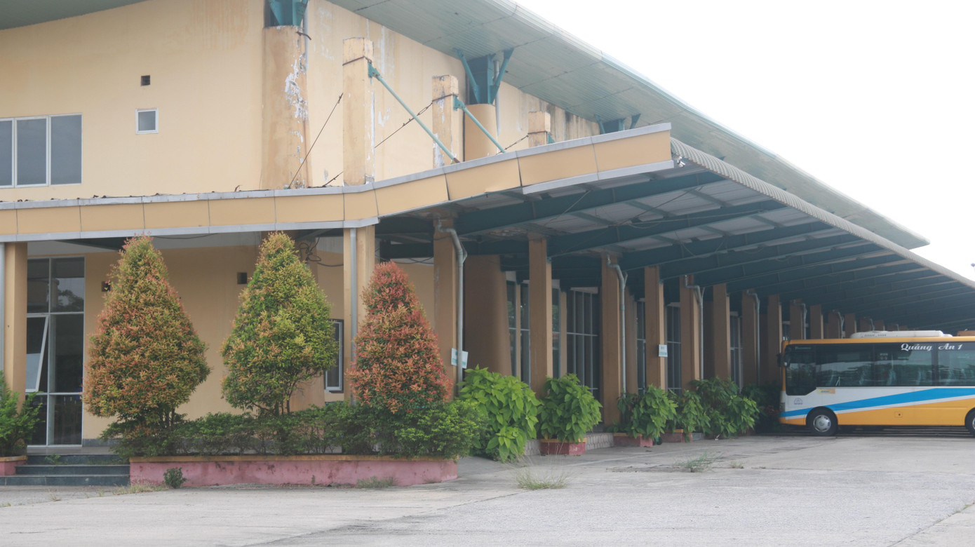 Tháng 9/2012, Bến xe liên tỉnh phía Nam TP. Đà Nẵng khánh thành, năng lực khai thác lên đến 800 - 1.000 lượt xe xuất bến/ngày. Tuy nhiên, do vướng mắc về cơ chế nên bến xe hoạt động không hiệu quả và bỏ hoang từ đó đến nay.