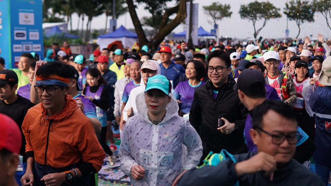 Hơn 1.500 người cùng tham gia giải chạy đầu tiên tổ chức ở bán đảo Sơn Trà. Hơn 1.500 người cùng tham gia giải chạy đầu tiên tổ chức ở bán đảo Sơn Trà.