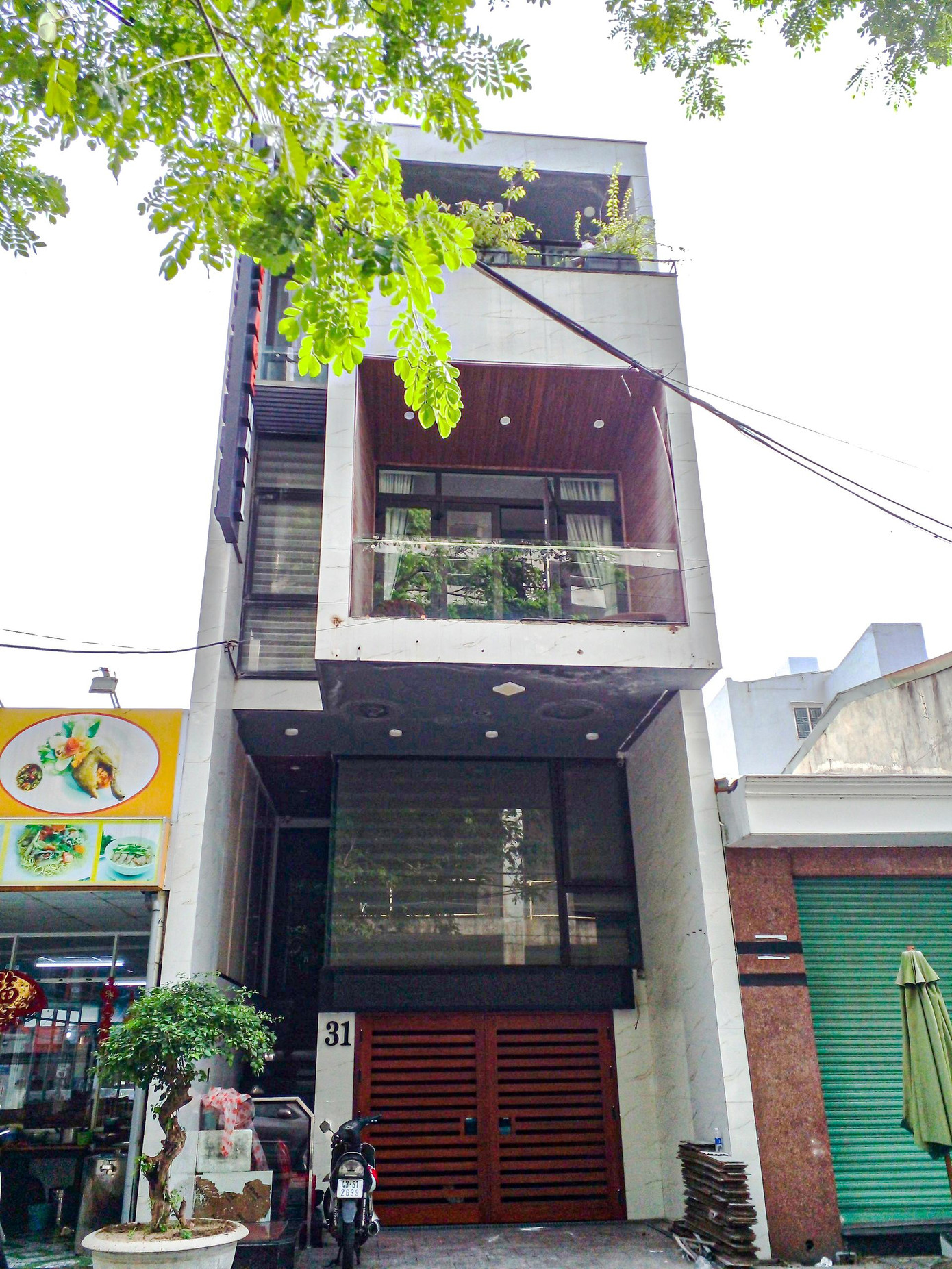 Nhà, đất tại 31 Phạm Hồng Thái đứng tên Phan Văn Anh Vũ. Nhà, đất tại 31 Phạm Hồng Thái đứng tên Phan Văn Anh Vũ.