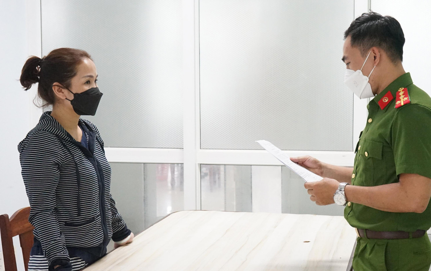 Mai Nữ Lan Ngọc tại cơ quan công an. Ảnh: CTV Mai Nữ Lan Ngọc tại cơ quan công an. Ảnh: CTV