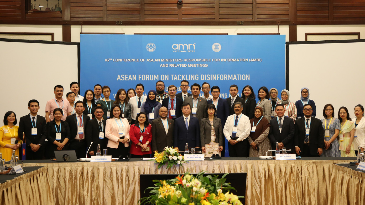 Tham dự Diễn đàn có đại diện các cơ quan quản lý về thông tin điện tử của 8 nước ASEAN; đại diện cơ quan báo chí của các nước ASEAN; đại diện một số nền tảng xuyên biên giới (Google, Tiktok) và đại diện Ban thư ký ASEAN. (Ảnh: Nguyễn Thành)