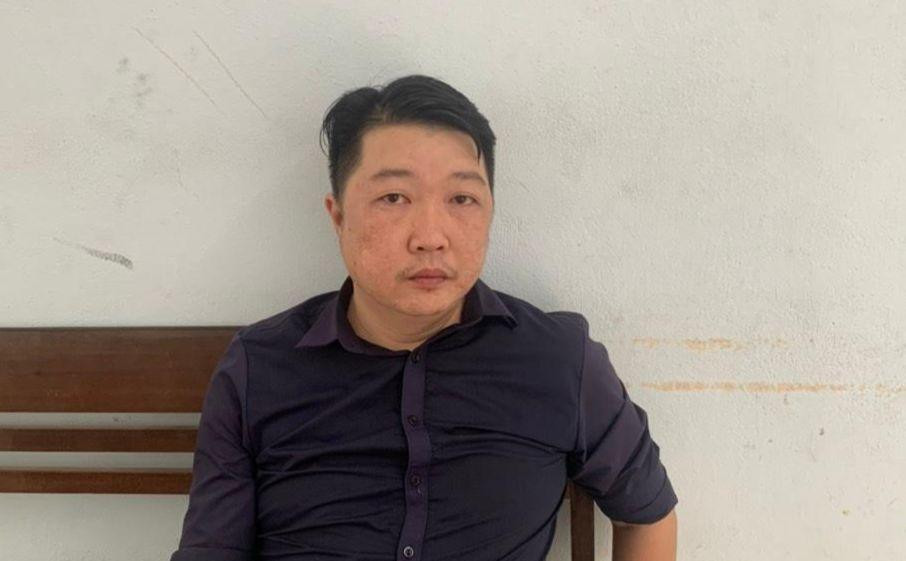 Đối tượng Tôn Thất Tùng tại cơ quan công an. Đối tượng Tôn Thất Tùng tại cơ quan công an.