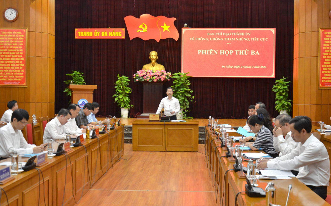 Quang cảnh phiên họp thứ 3 của Ban chỉ đạo về phòng chống tham nhũng, tiêu cực, Thành ủy Đà Nẵng. Quang cảnh phiên họp thứ 3 của Ban chỉ đạo về phòng chống tham nhũng, tiêu cực, Thành ủy Đà Nẵng.
