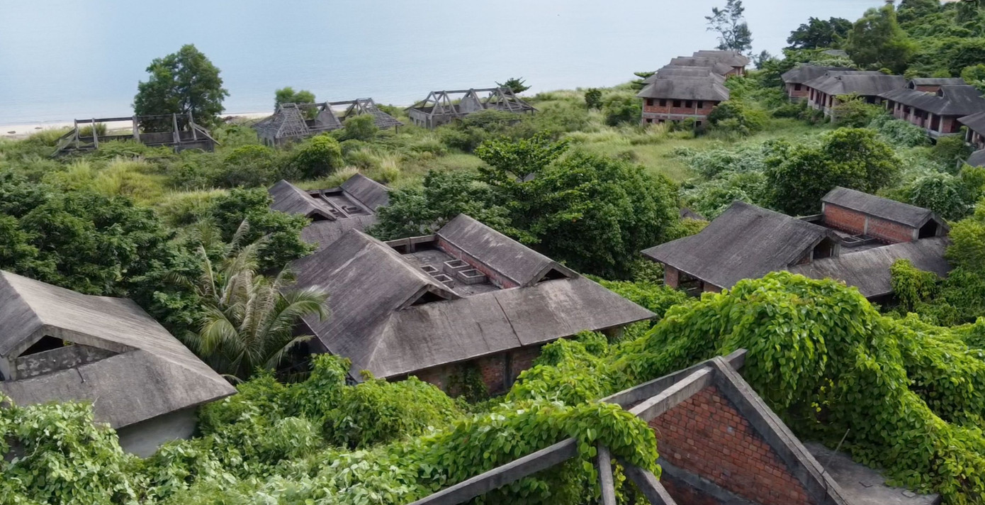 Một dự án bỏ hoang ở bán đảo Sơn Trà. Ảnh: Nguyễn Thành Một dự án bỏ hoang ở bán đảo Sơn Trà. Ảnh: Nguyễn Thành