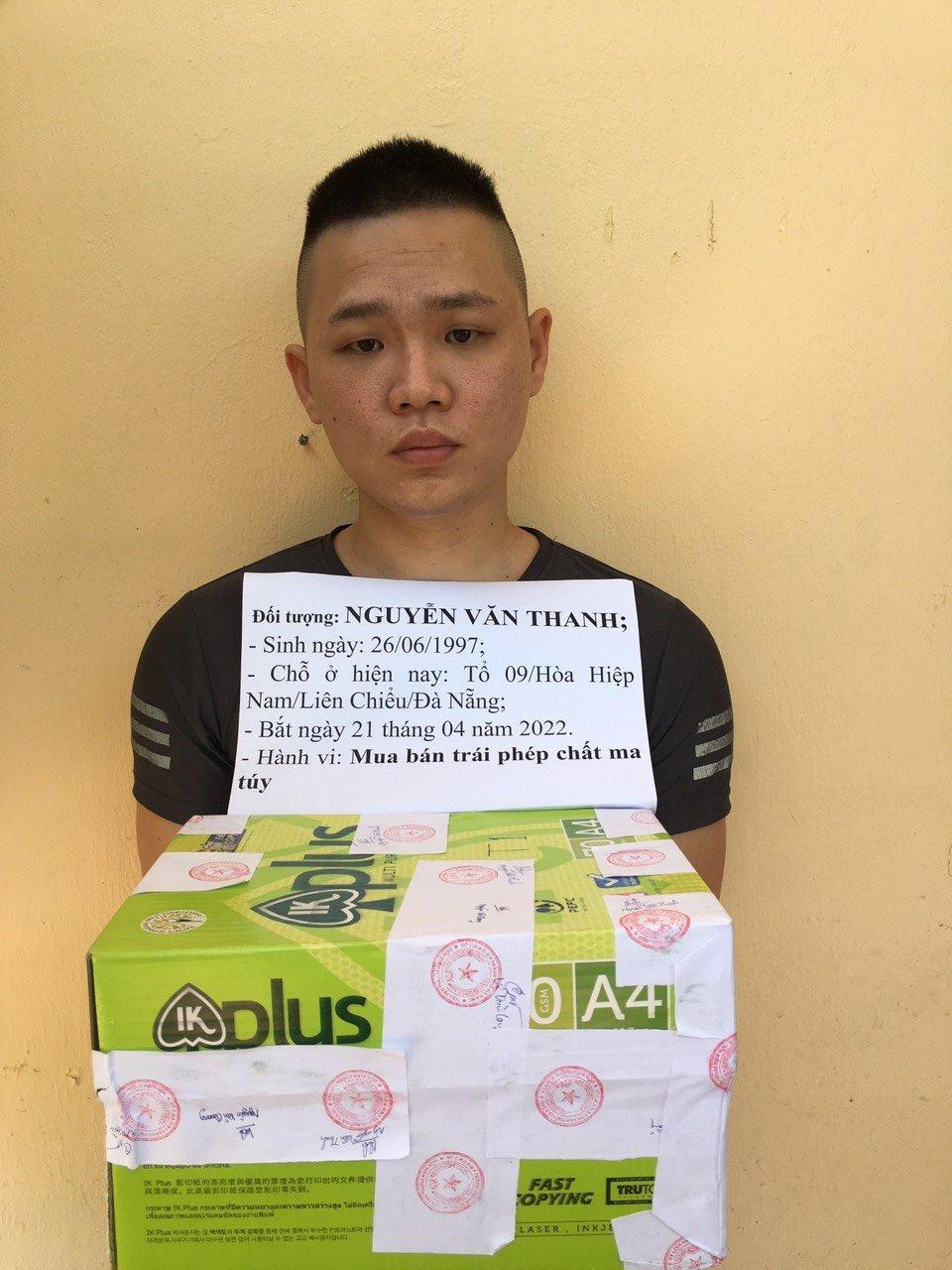 Đối tượng Nguyễn Văn Thanh và tang vật Đối tượng Nguyễn Văn Thanh và tang vật