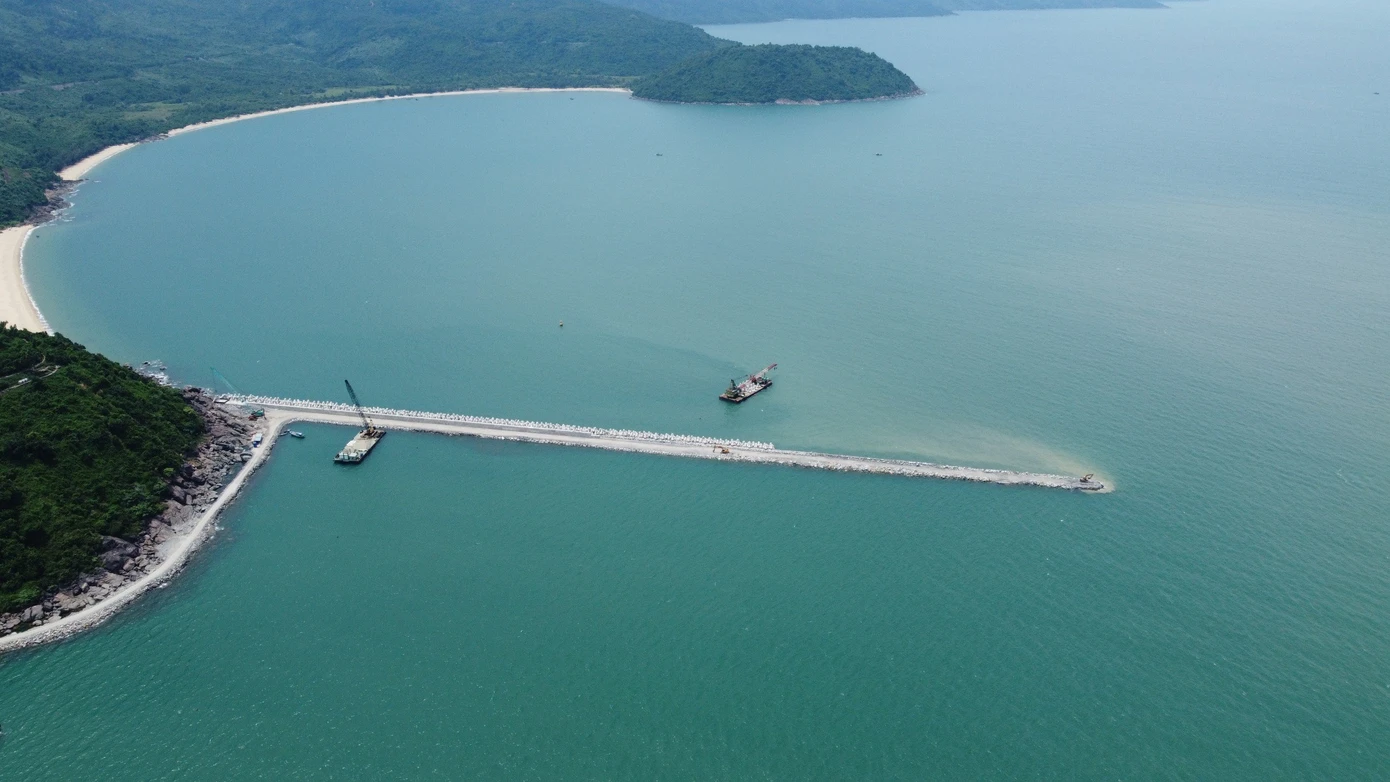 Cảng biển Liên Chiểu đang được Đà Nẵng đầu tư xây dựng. Ảnh: N. Thành.